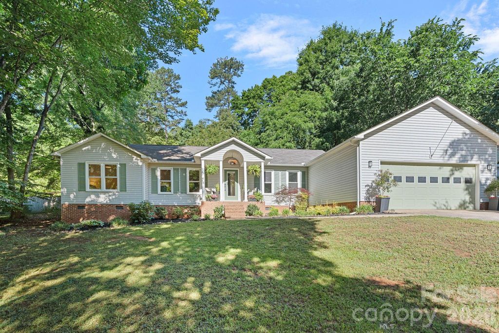 154 Quiet Cove Road, Mooresville, NC 28117