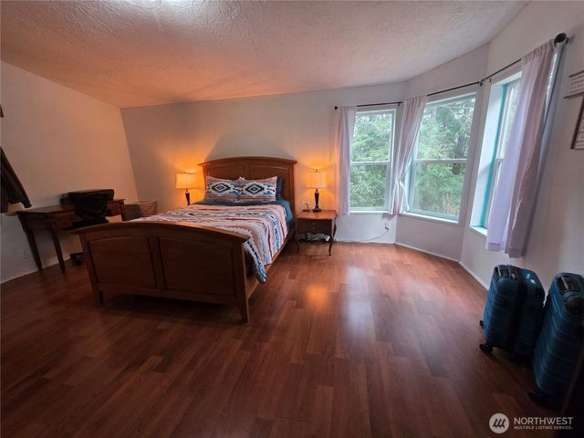 42 W Wildwood Lane, Brinnon, WA 98320