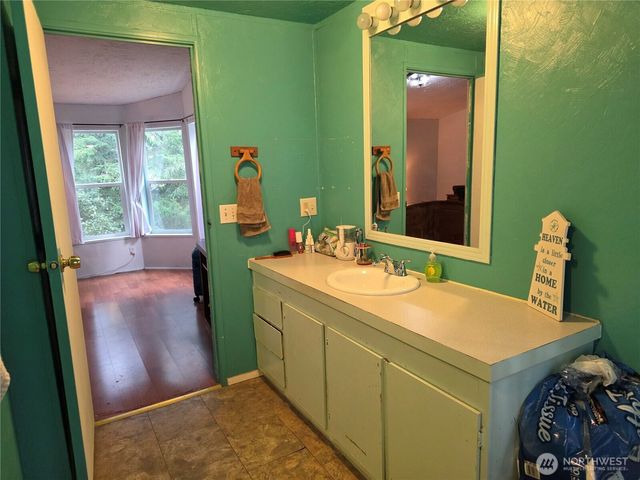 42 W Wildwood Lane, Brinnon, WA 98320