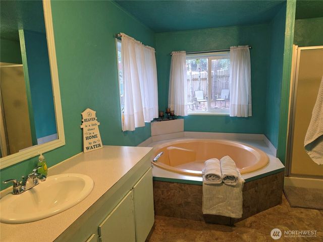 42 W Wildwood Lane, Brinnon, WA 98320