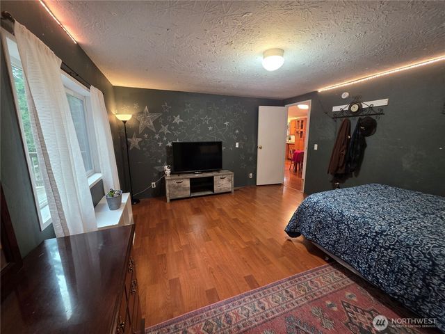 42 W Wildwood Lane, Brinnon, WA 98320