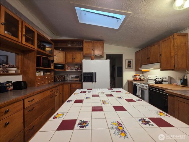 42 W Wildwood Lane, Brinnon, WA 98320