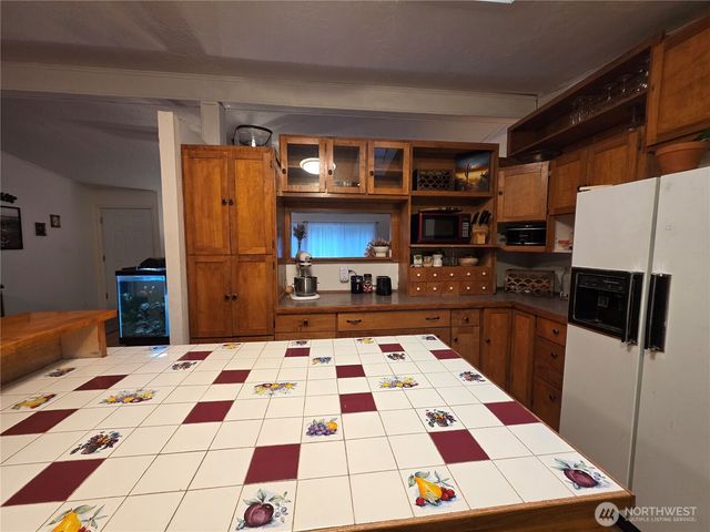 42 W Wildwood Lane, Brinnon, WA 98320