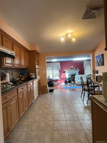 64 Todd Court, Huntington Station, NY 11746