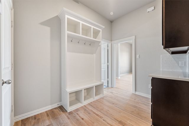 136 Oak Grove Way, Springtown, TX 76082