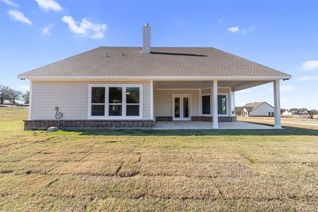 136 Oak Grove Way, Springtown, TX 76082