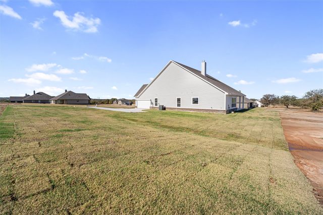 136 Oak Grove Way, Springtown, TX 76082