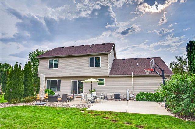 912 Questa Ridge Trail, Verona, WI 53593