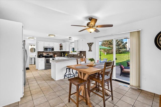 912 Questa Ridge Trail, Verona, WI 53593