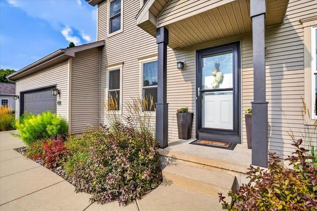 912 Questa Ridge Trail, Verona, WI 53593
