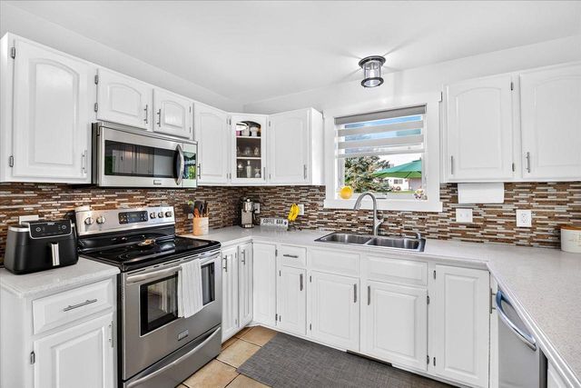 912 Questa Ridge Trail, Verona, WI 53593