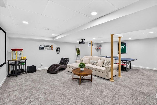 912 Questa Ridge Trail, Verona, WI 53593