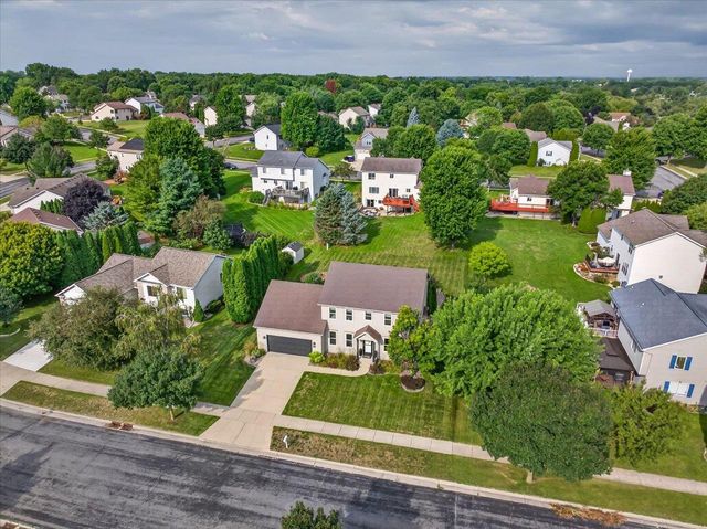 912 Questa Ridge Trail, Verona, WI 53593
