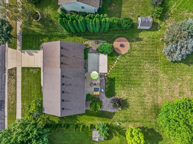912 Questa Ridge Trail, Verona, WI 53593