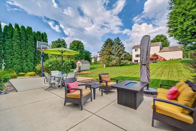 912 Questa Ridge Trail, Verona, WI 53593