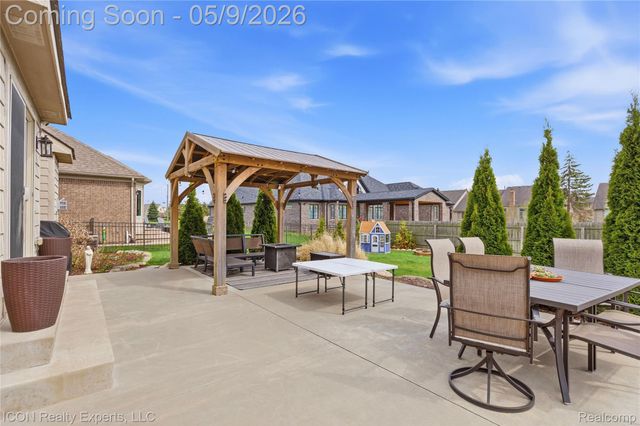 20620 Misty Brook Court, Macomb Township, MI 48044