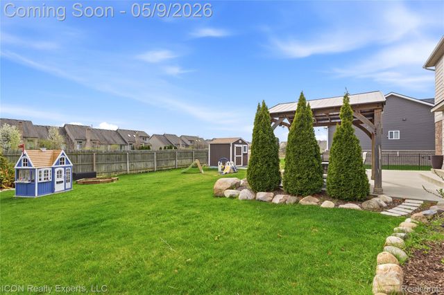 20620 Misty Brook Court, Macomb Township, MI 48044