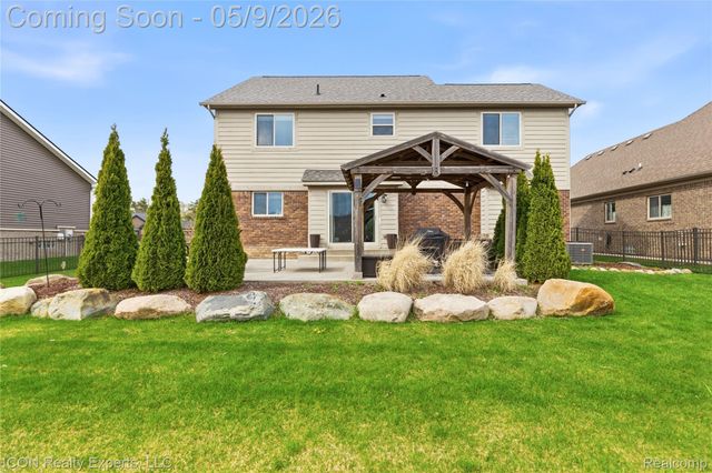 20620 Misty Brook Court, Macomb Township, MI 48044