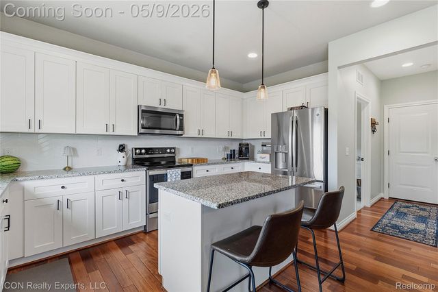 20620 Misty Brook Court, Macomb Township, MI 48044