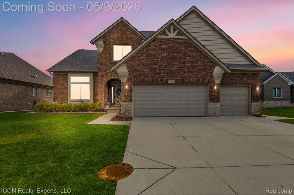 20620 Misty Brook Court, Macomb Township, MI 48044