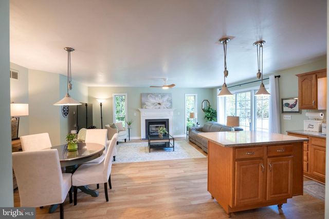 354 VILLAGE HEIGHTS DR, State College, PA 16801