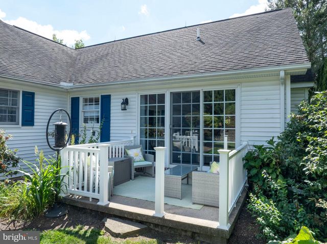 354 VILLAGE HEIGHTS DR, State College, PA 16801