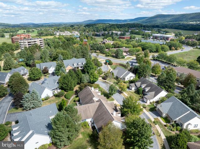 354 VILLAGE HEIGHTS DR, State College, PA 16801