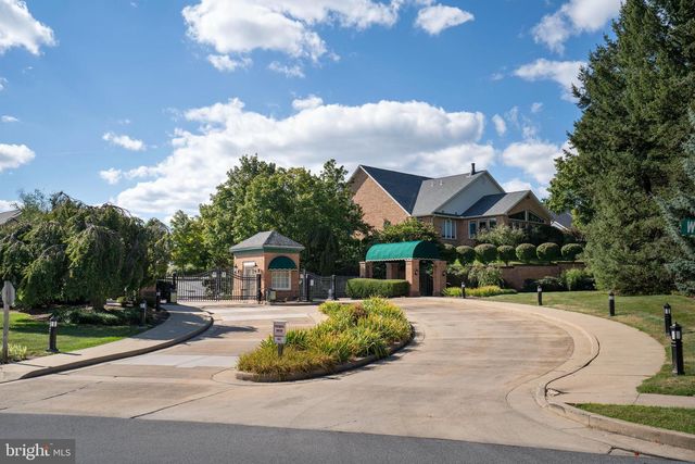 354 VILLAGE HEIGHTS DR, State College, PA 16801