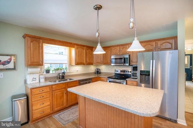 354 VILLAGE HEIGHTS DR, State College, PA 16801