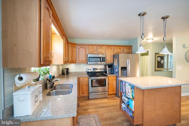 354 VILLAGE HEIGHTS DR, State College, PA 16801