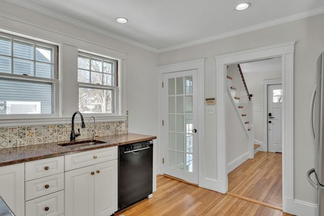 10 Dexter Rd, Lexington, MA 02420
