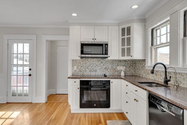 10 Dexter Rd, Lexington, MA 02420