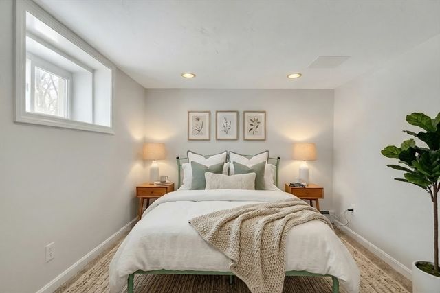 10 Dexter Rd, Lexington, MA 02420