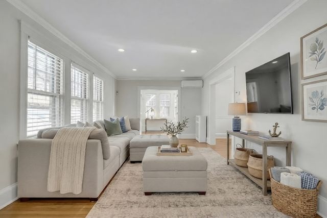 10 Dexter Rd, Lexington, MA 02420