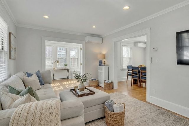 10 Dexter Rd, Lexington, MA 02420