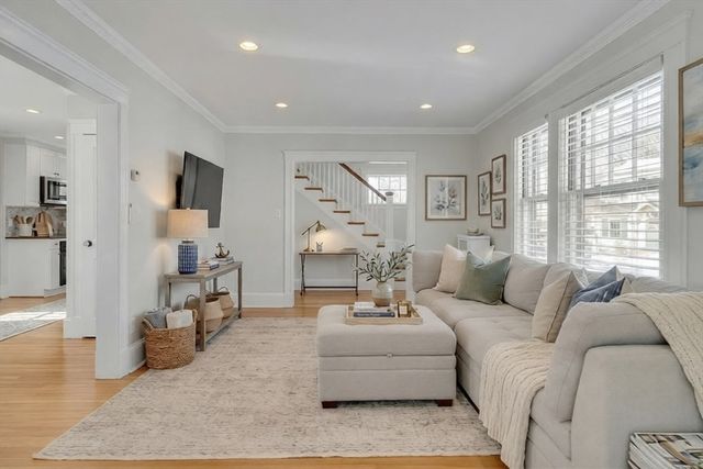 10 Dexter Rd, Lexington, MA 02420