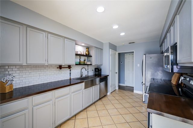 6371 Fitzhugh Dr, Corpus Christi, TX 78414