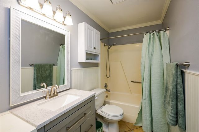 6371 Fitzhugh Dr, Corpus Christi, TX 78414