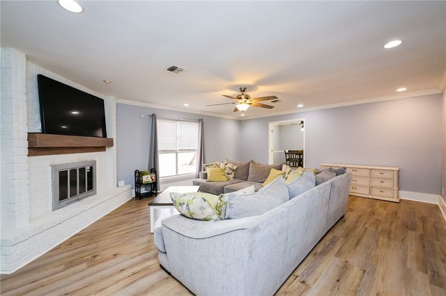 6371 Fitzhugh Dr, Corpus Christi, TX 78414