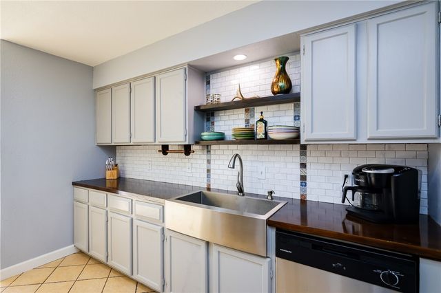 6371 Fitzhugh Dr, Corpus Christi, TX 78414