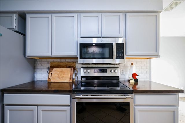 6371 Fitzhugh Dr, Corpus Christi, TX 78414
