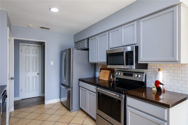 6371 Fitzhugh Dr, Corpus Christi, TX 78414