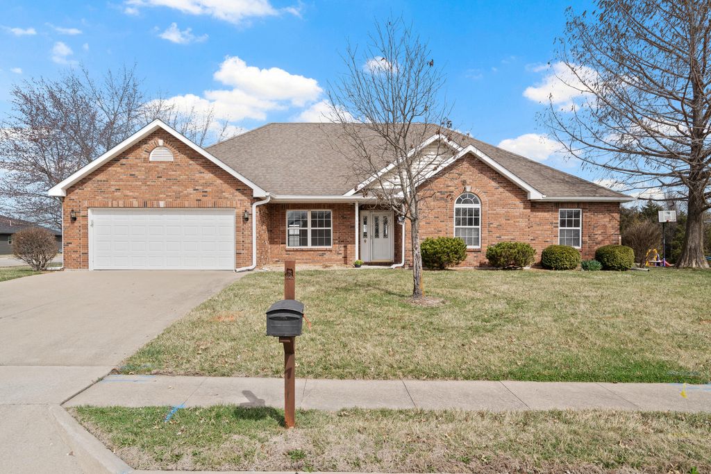 5803 KELSEY DR, Columbia, MO 65202