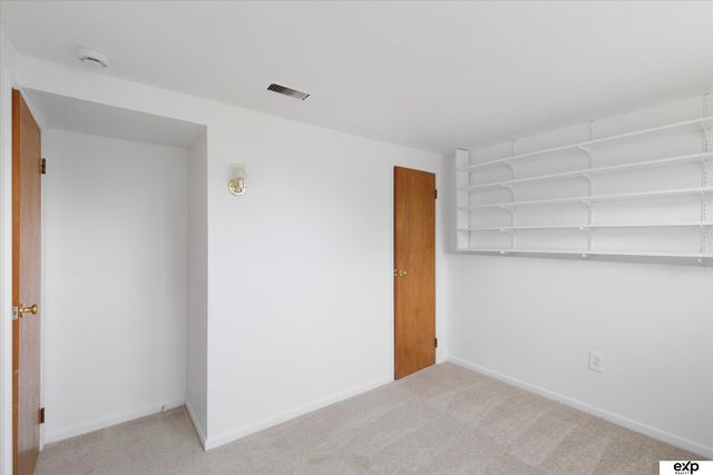 6901 S 78th Street, La Vista, NE 68128