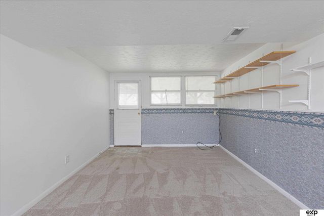 6901 S 78th Street, La Vista, NE 68128