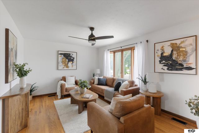 6901 S 78th Street, La Vista, NE 68128