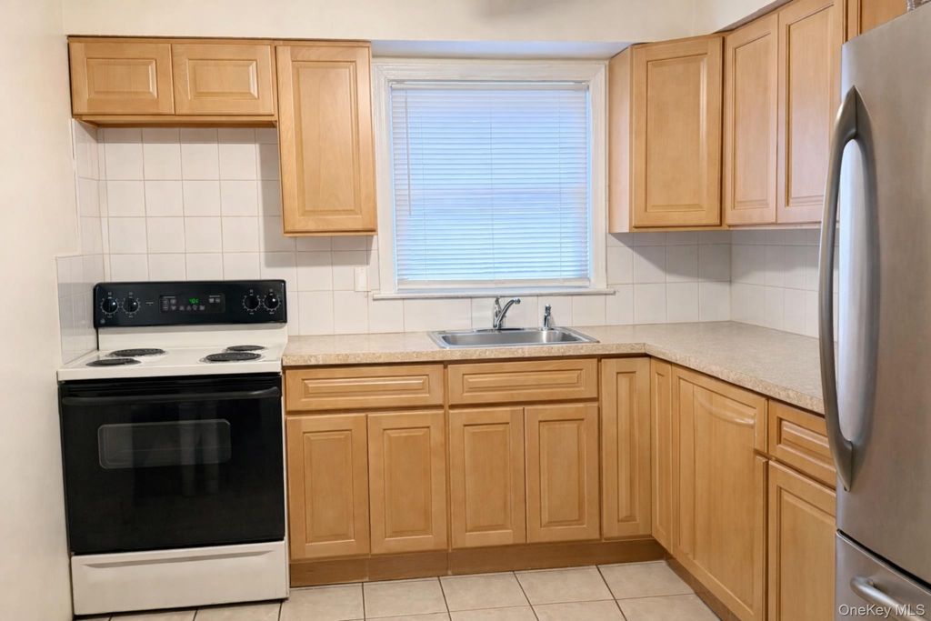 9 Ivy Street 1st Floor, Farmingdale, NY 11735