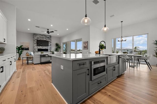 597 BUTTONWOOD DRIVE, Longboat Key, FL 34228