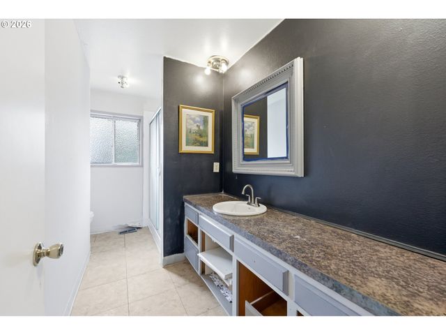 205 Se OLVERA Ave, Gresham, OR 97080