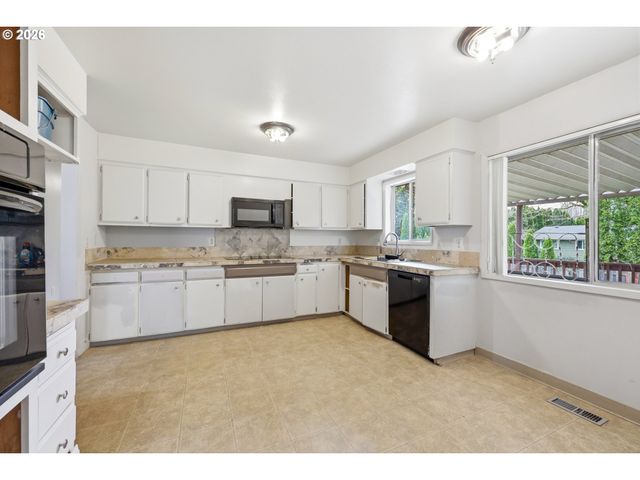 205 Se OLVERA Ave, Gresham, OR 97080